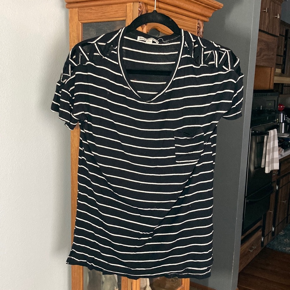 Moral Fiber sz L cute open shoulder t-shirt